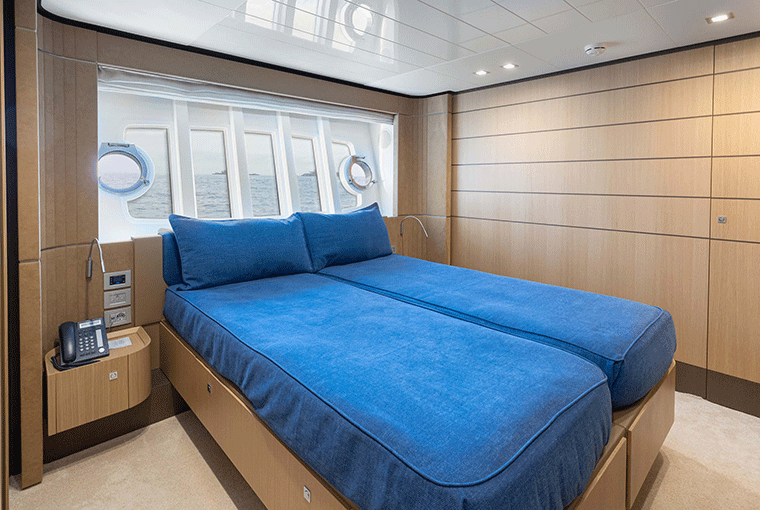 Ferretti Yachts 960